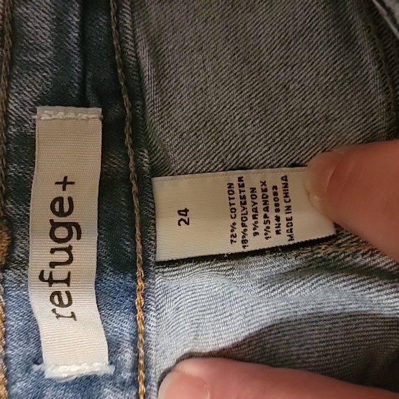 Refuge size 24 denim shorts - Picture 2 of 3